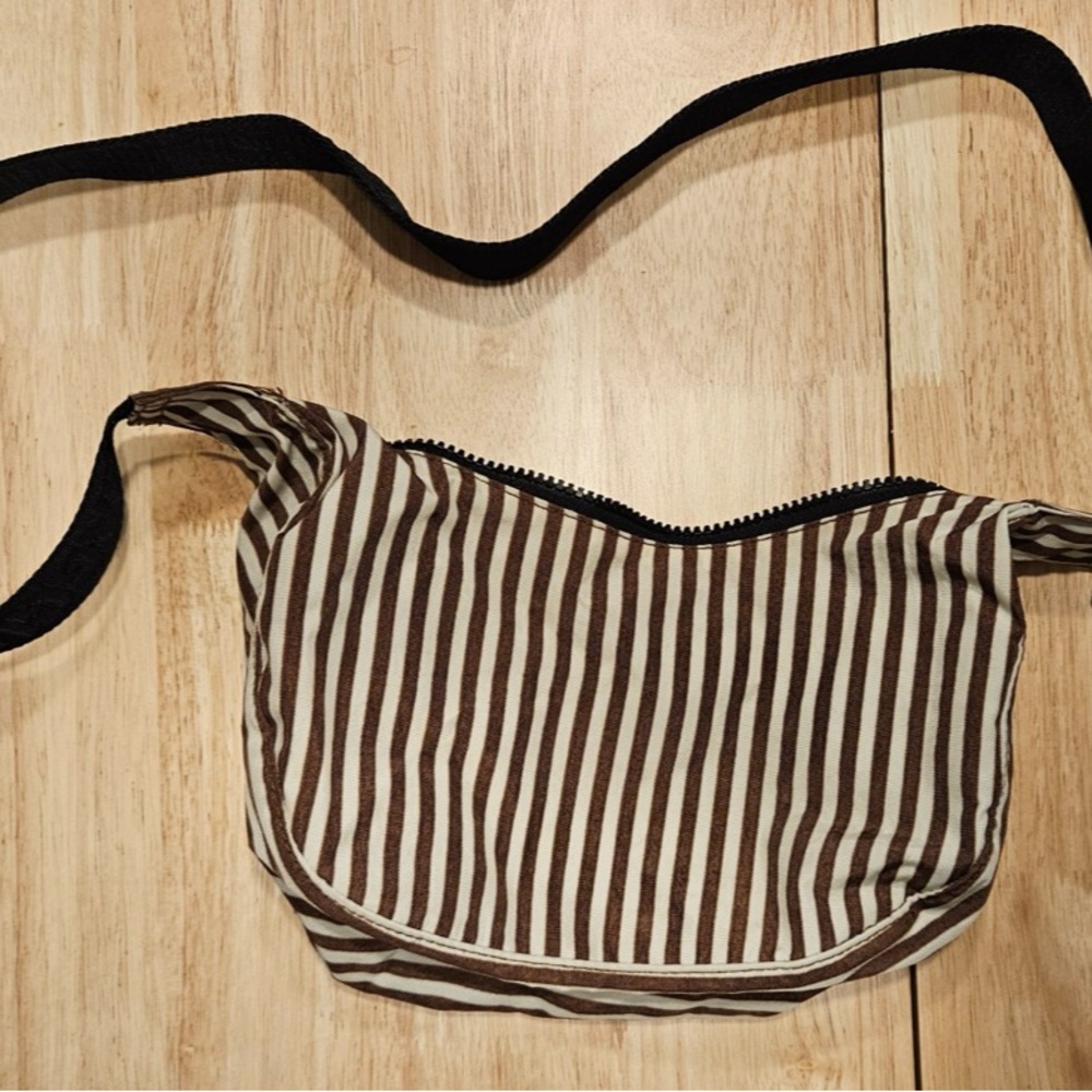 Small Crescent BAGGU Striped Brown and White Bag